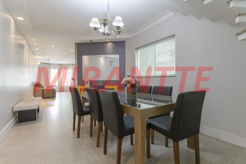 Sobrado de 310m² com 4 quartos em Santana