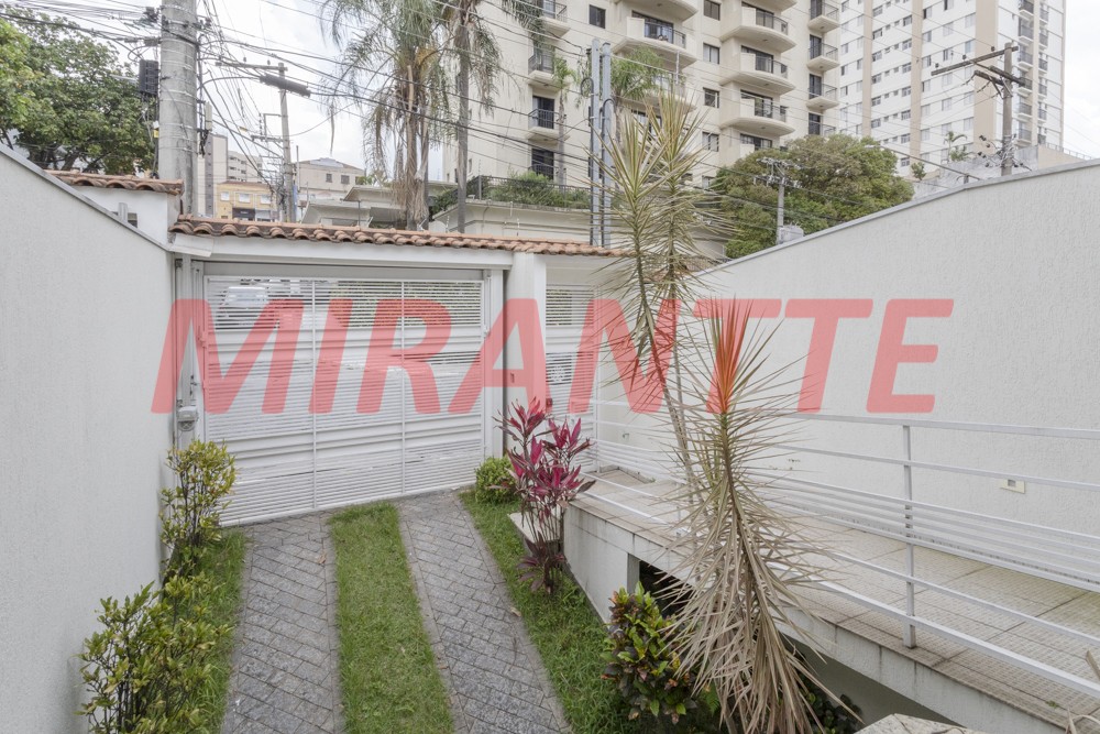 Sobrado de 310m² com 4 quartos em Santana