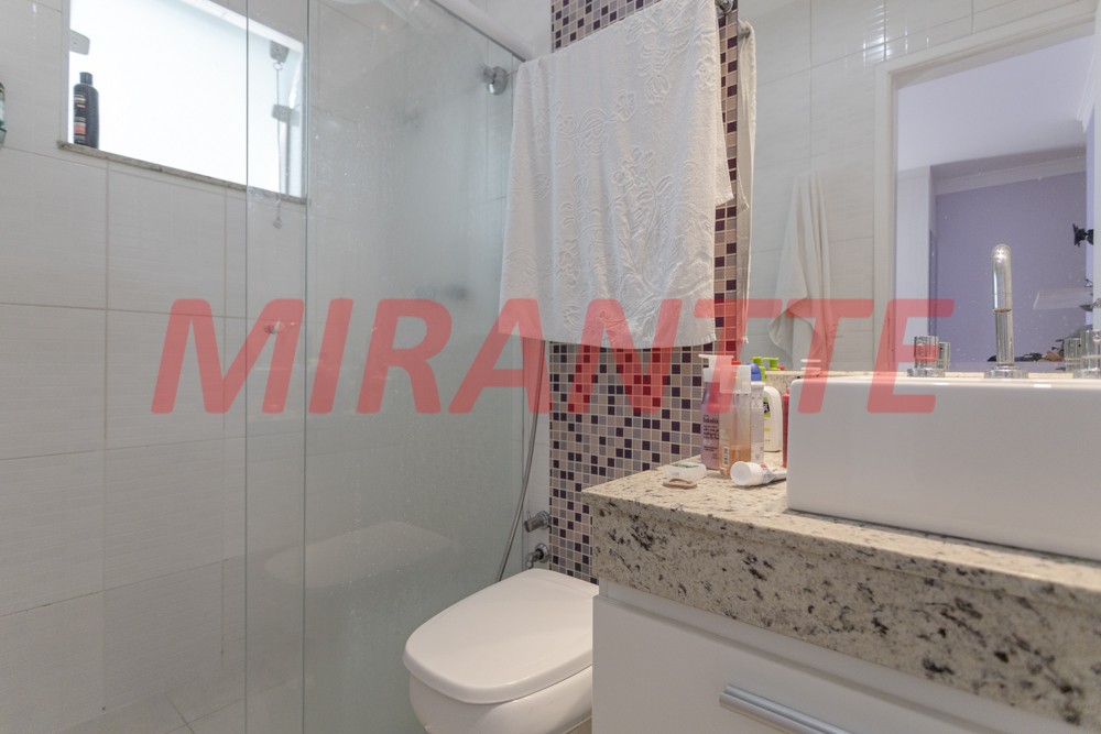 Sobrado de 310m² com 4 quartos em Santana
