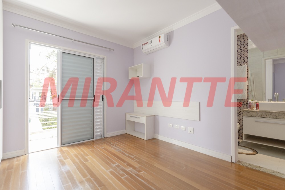 Sobrado de 310m² com 4 quartos em Santana