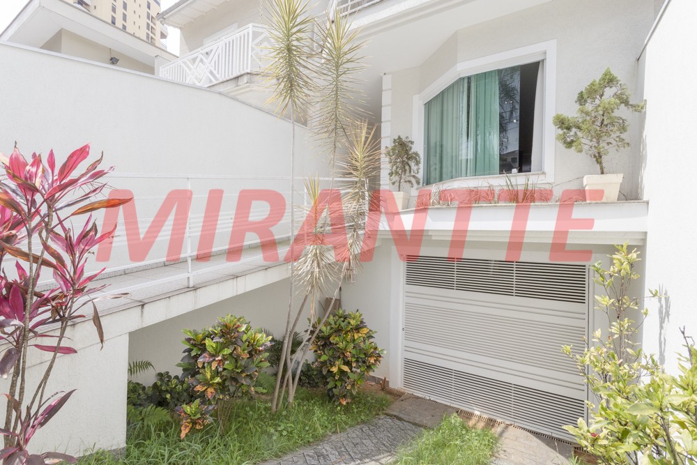 Sobrado de 310m² com 4 quartos em Santana