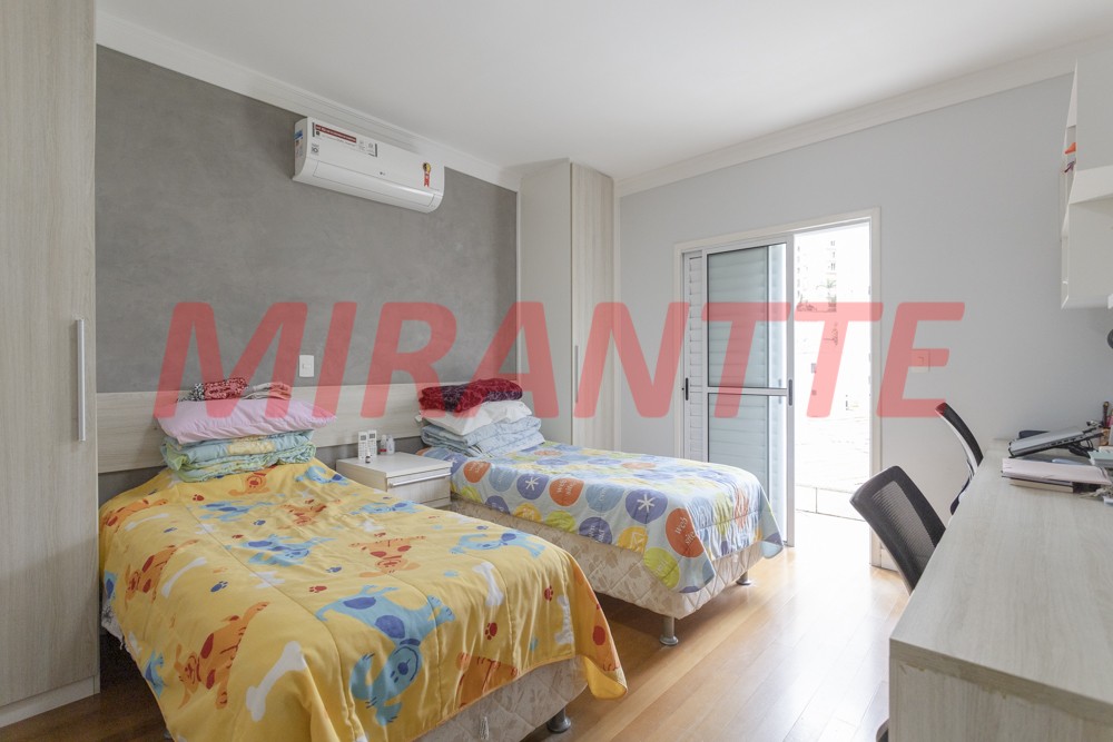 Sobrado de 310m² com 4 quartos em Santana