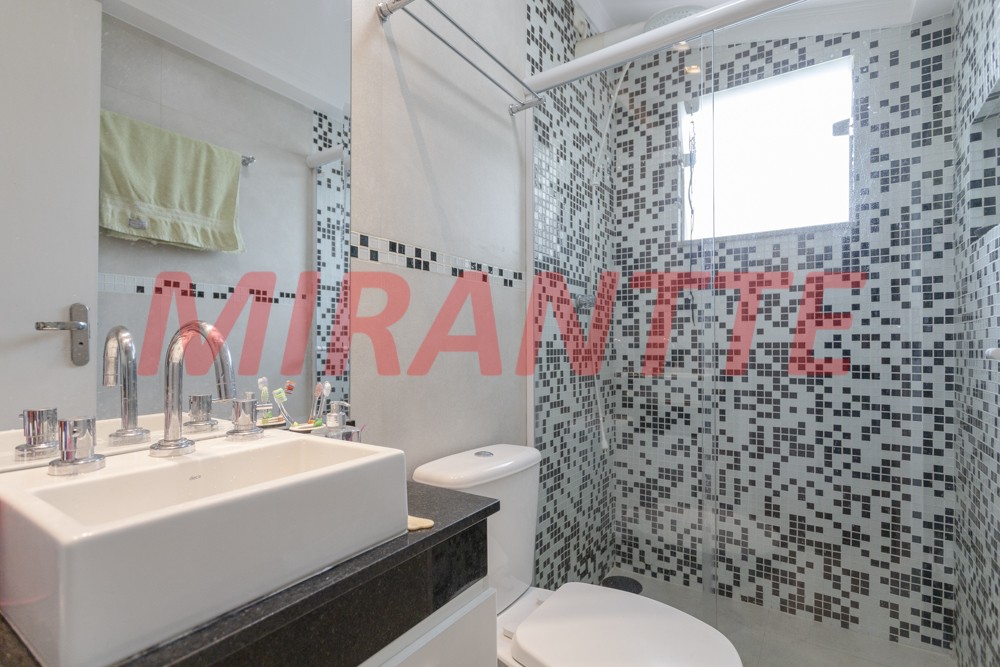 Sobrado de 310m² com 4 quartos em Santana
