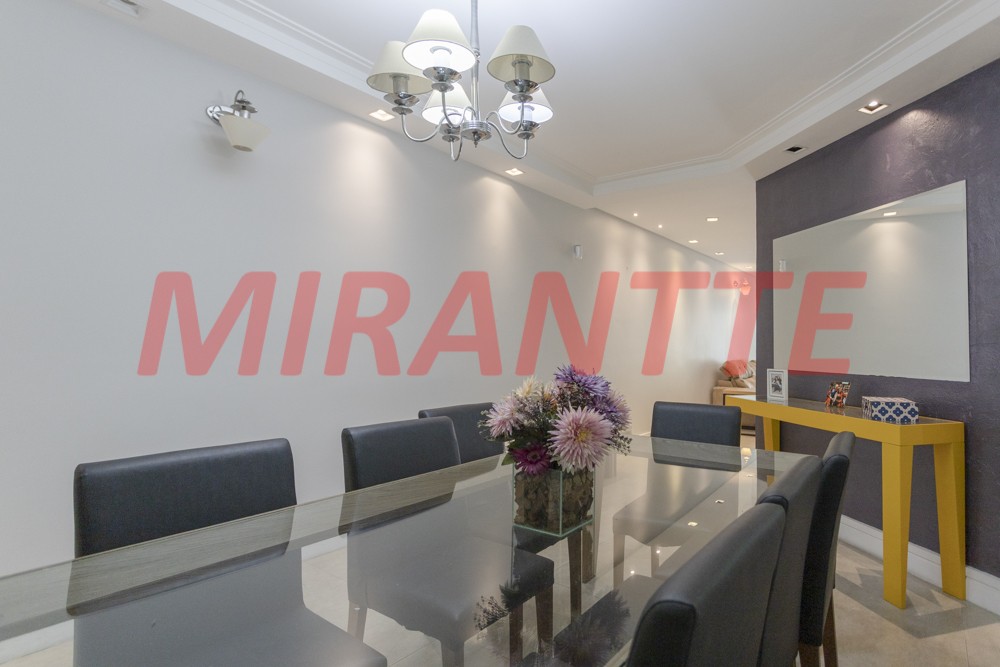 Sobrado de 310m² com 4 quartos em Santana