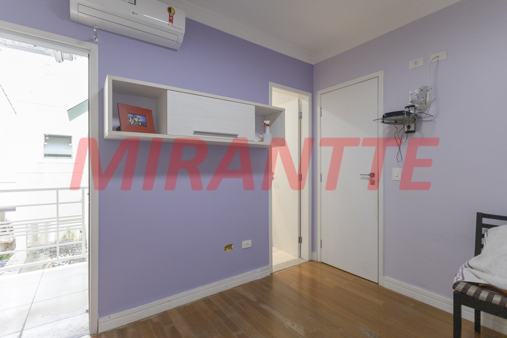 Sobrado de 310m² com 4 quartos em Santana