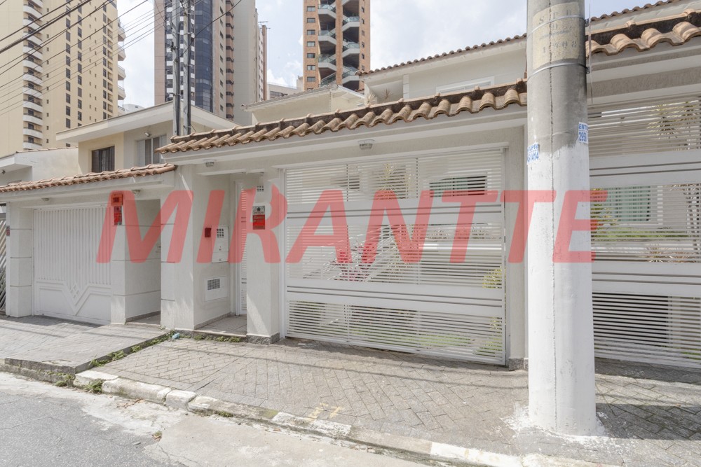 Sobrado de 310m² com 4 quartos em Santana