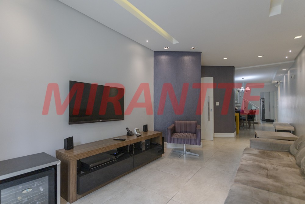Sobrado de 310m² com 4 quartos em Santana