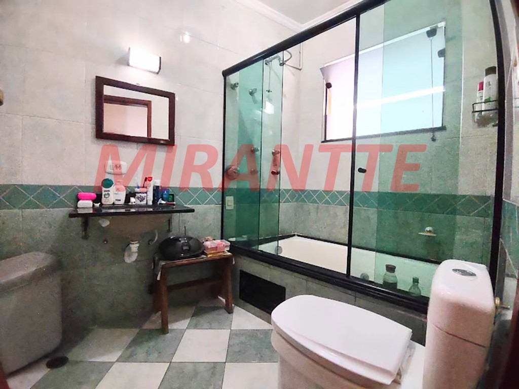 Sobrado de 195m² com 3 quartos em Santa Terezinha