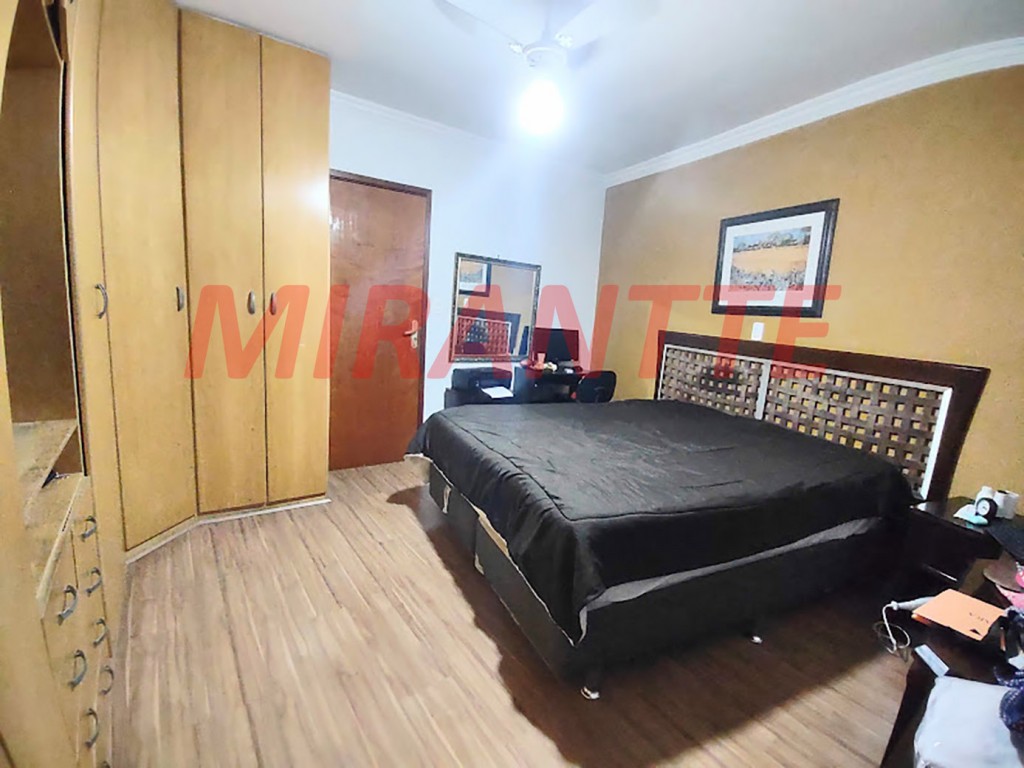 Sobrado de 195m² com 3 quartos em Santa Terezinha