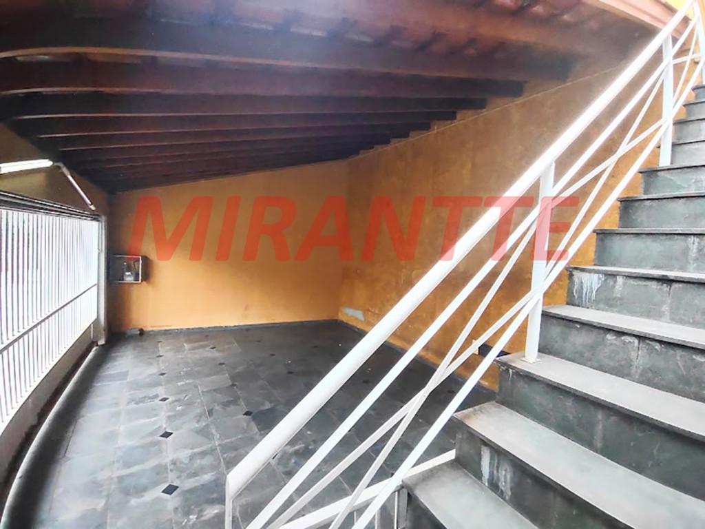 Sobrado de 195m² com 3 quartos em Santa Terezinha