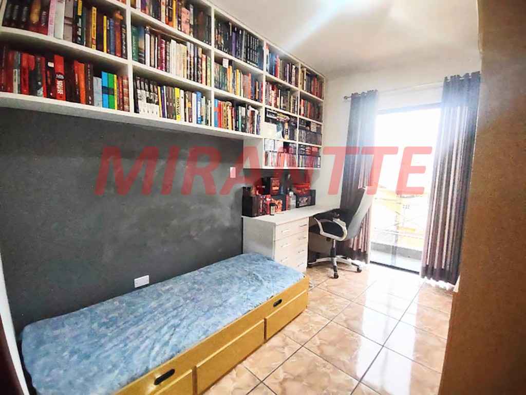 Sobrado de 195m² com 3 quartos em Santa Terezinha