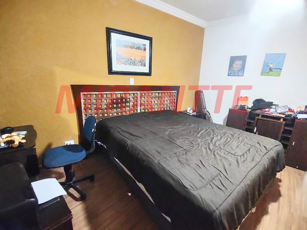 Sobrado de 195m² com 3 quartos em Santa Terezinha