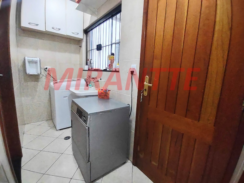 Sobrado de 195m² com 3 quartos em Santa Terezinha