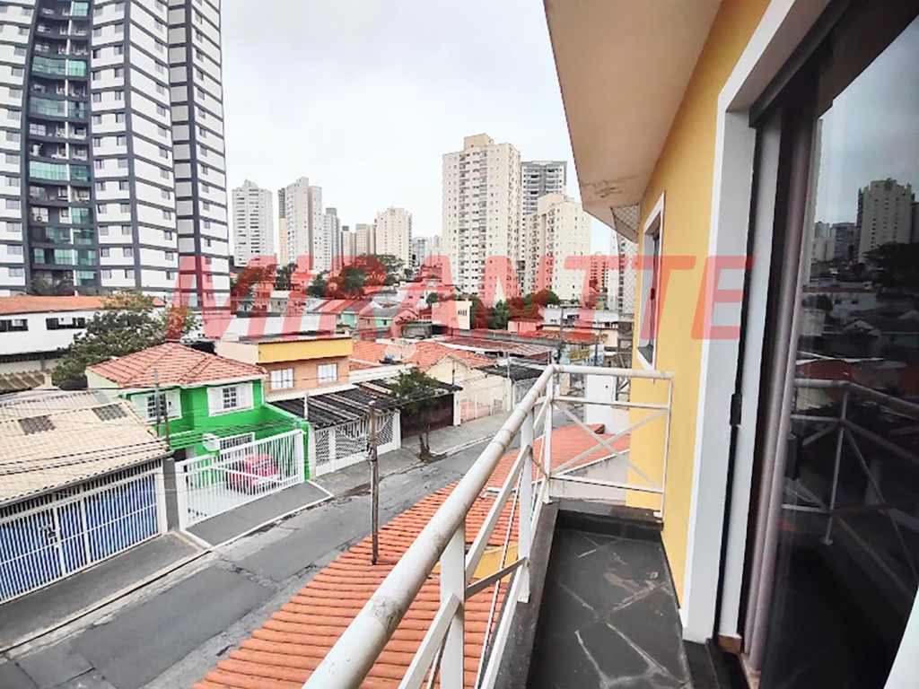 Sobrado de 195m² com 3 quartos em Santa Terezinha