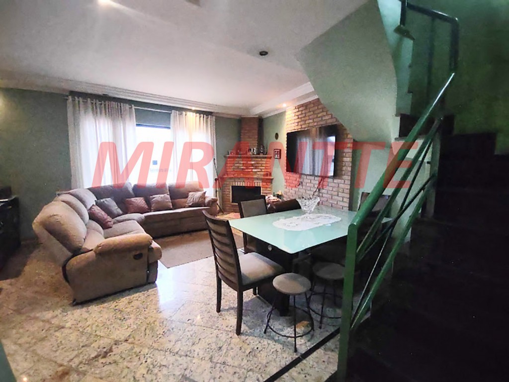 Sobrado de 195m² com 3 quartos em Santa Terezinha