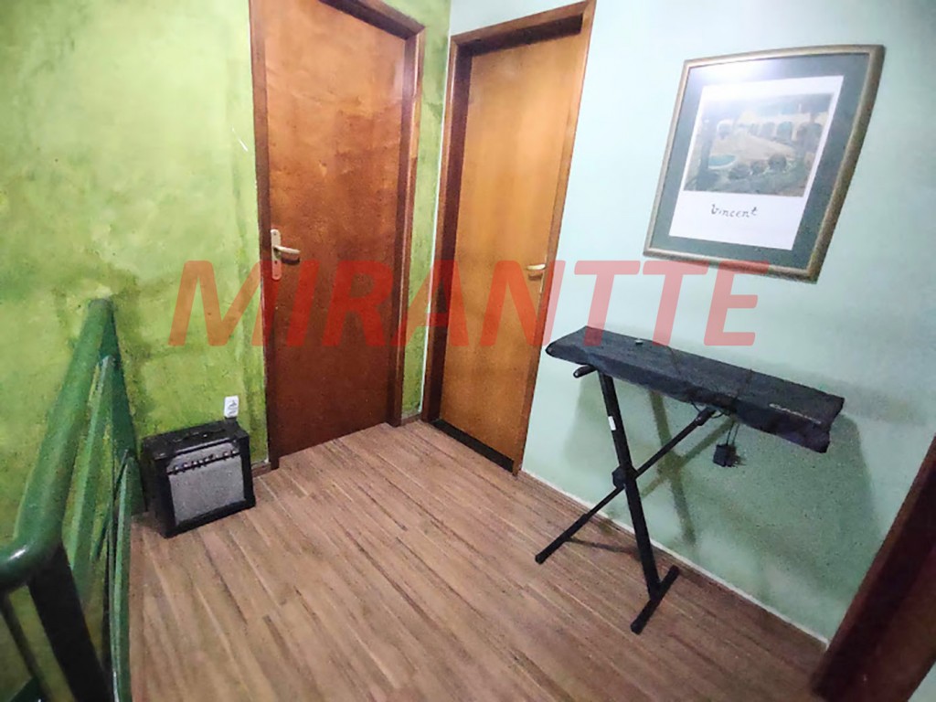 Sobrado de 195m² com 3 quartos em Santa Terezinha