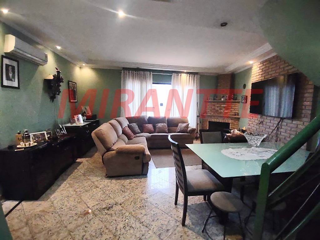 Sobrado de 195m² com 3 quartos em Santa Terezinha