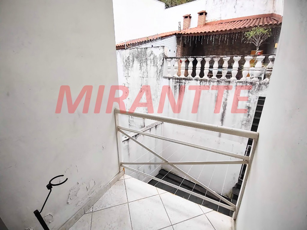 Sobrado de 195m² com 3 quartos em Santa Terezinha