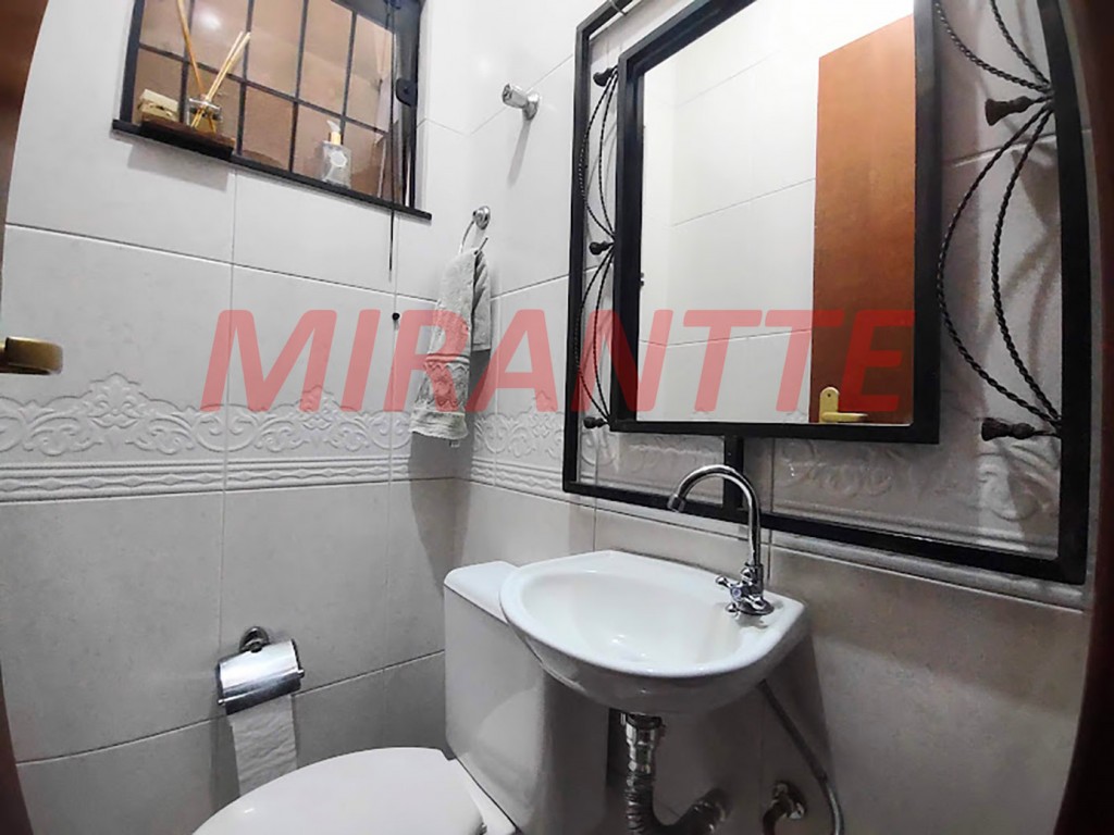 Sobrado de 195m² com 3 quartos em Santa Terezinha