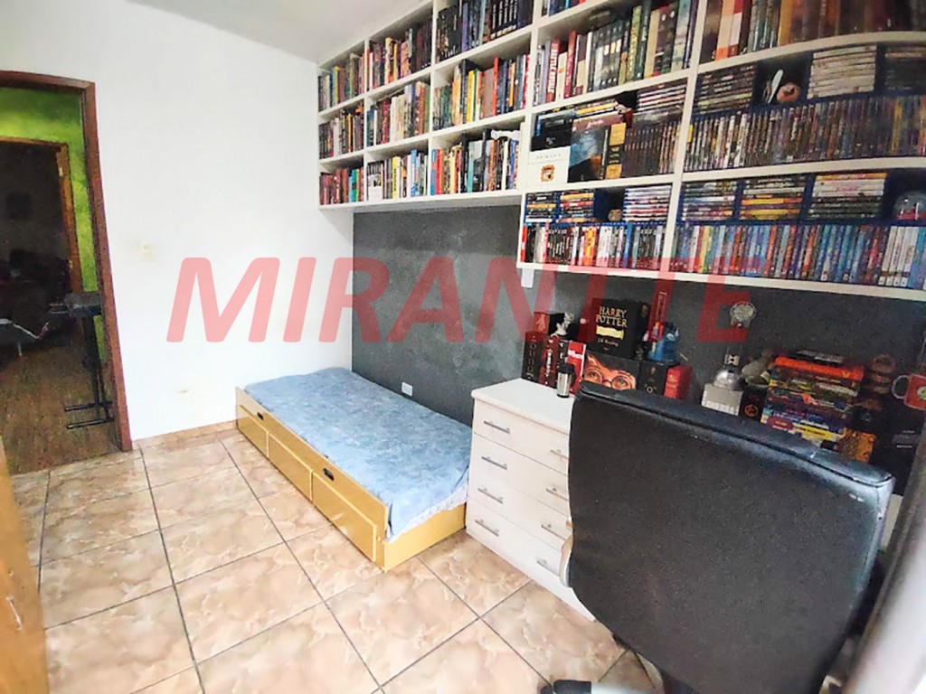 Sobrado de 195m² com 3 quartos em Santa Terezinha