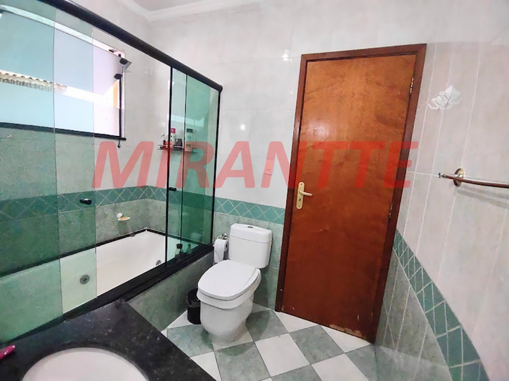 Sobrado de 195m² com 3 quartos em Santa Terezinha