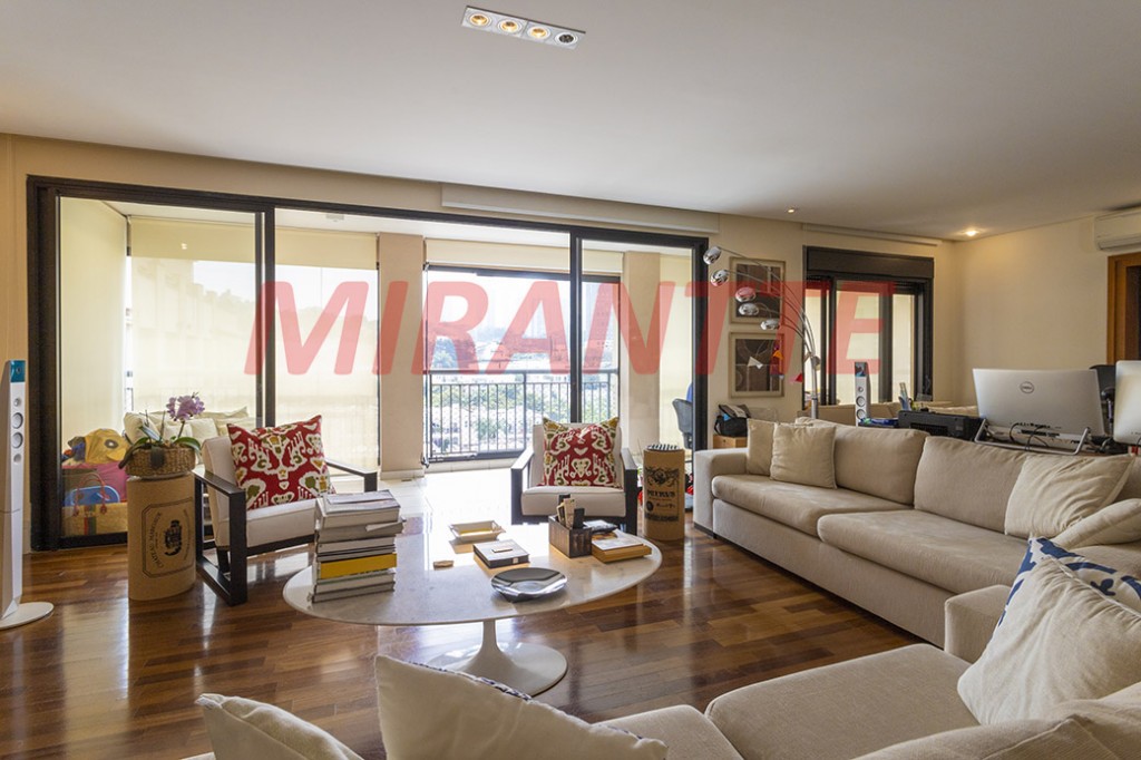 Apartamento de 207m² com 3 quartos em Jardim Panorama