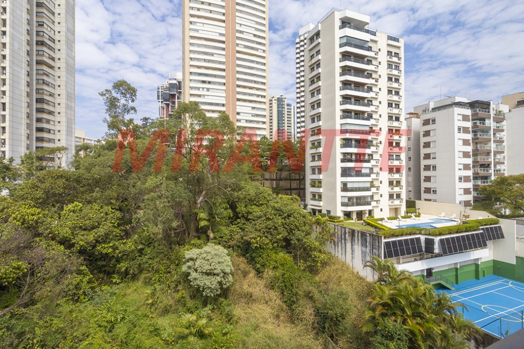 Apartamento de 207m² com 3 quartos em Jardim Panorama