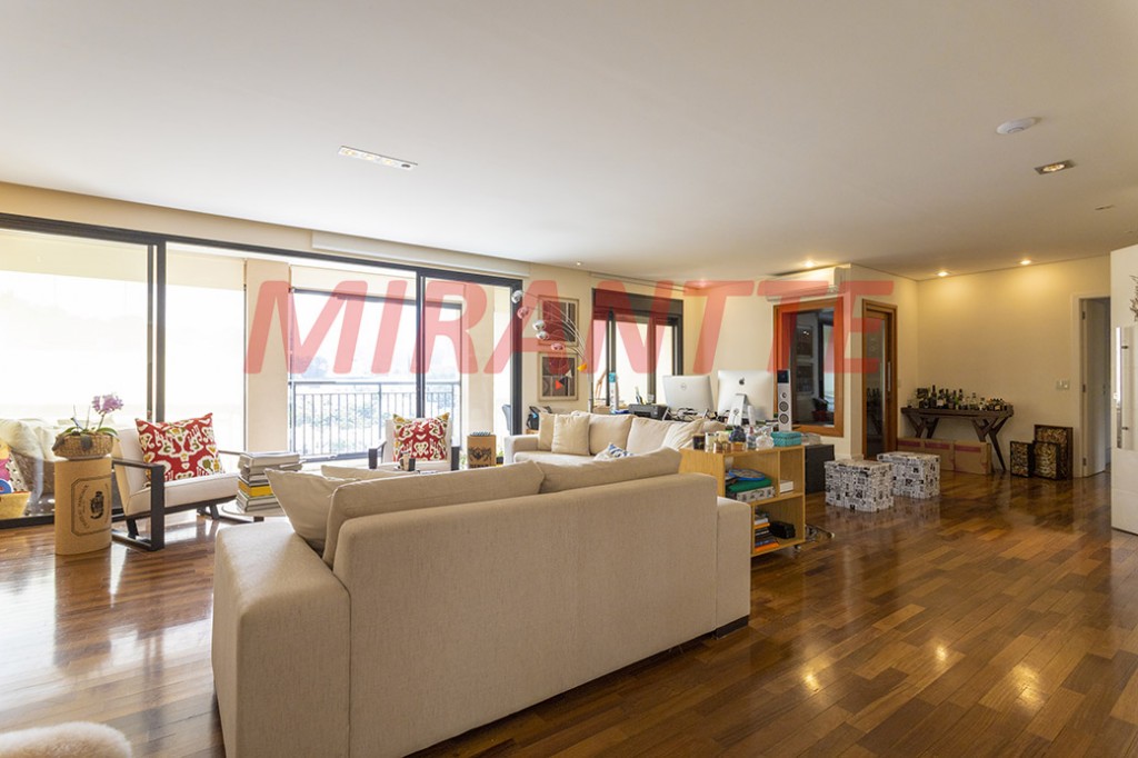 Apartamento de 207m² com 3 quartos em Jardim Panorama