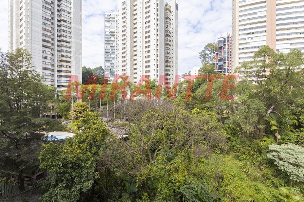 Apartamento de 207m² com 3 quartos em Jardim Panorama