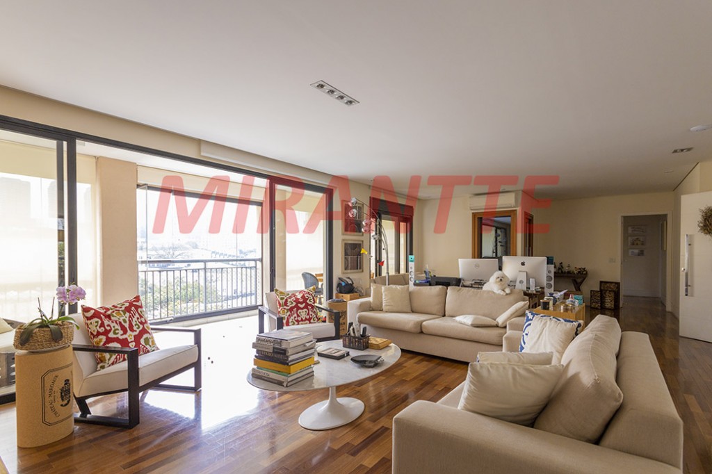 Apartamento de 207m² com 3 quartos em Jardim Panorama