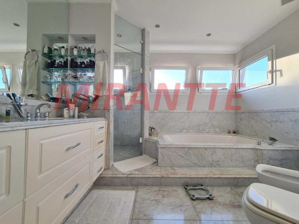 Sobrado de 899m² com 4 quartos em Alto da Boa Vista