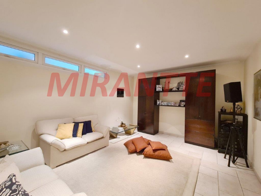 Sobrado de 899m² com 4 quartos em Alto da Boa Vista