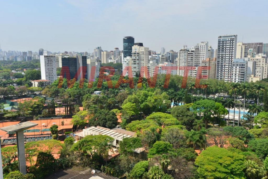 Apartamento de 280m² com 4 quartos em Jardim Europa