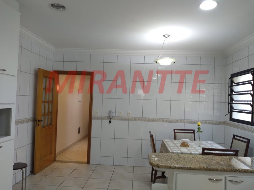 Sobrado de 226m² com 3 quartos em Chácara Santo Antônio