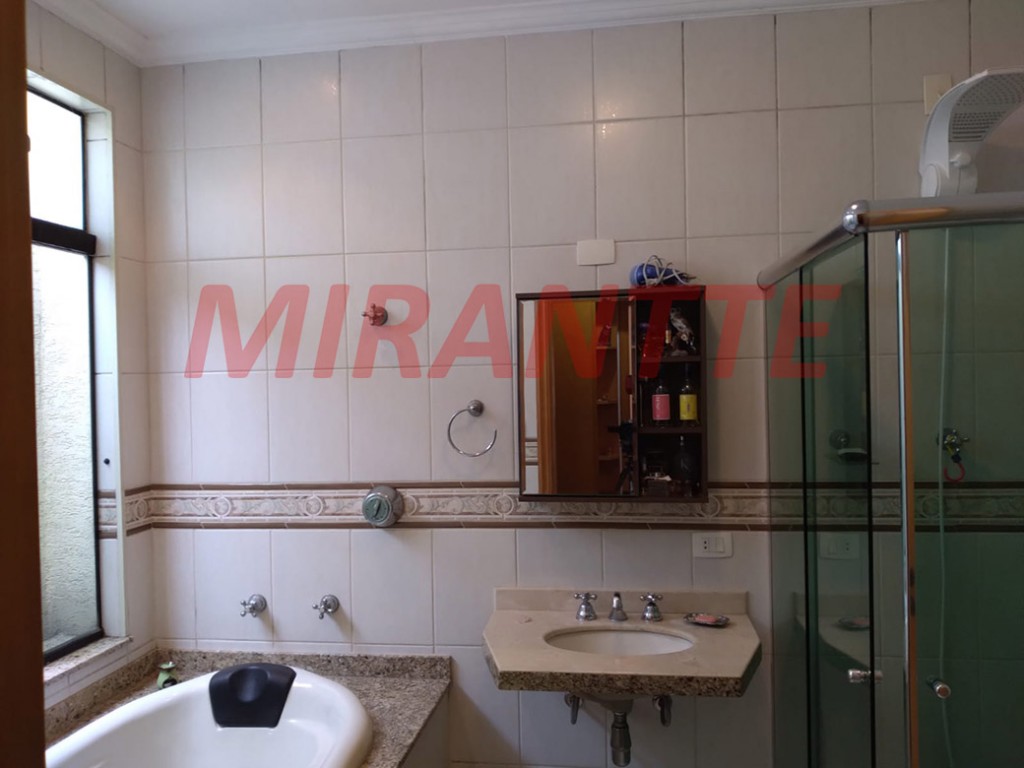 Sobrado de 226m² com 3 quartos em Chácara Santo Antônio