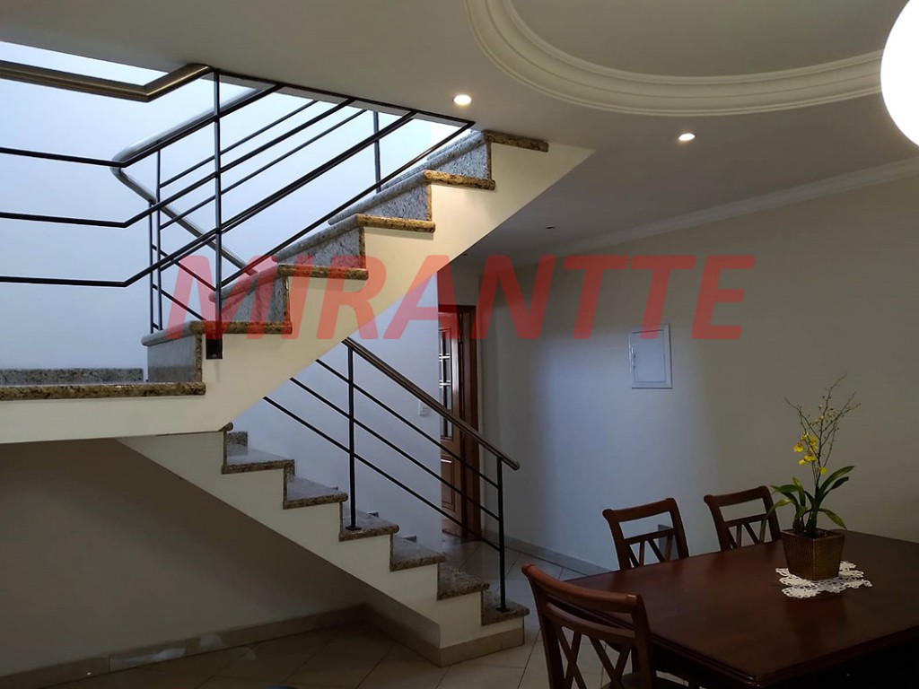 Sobrado de 226m² com 3 quartos em Chácara Santo Antônio
