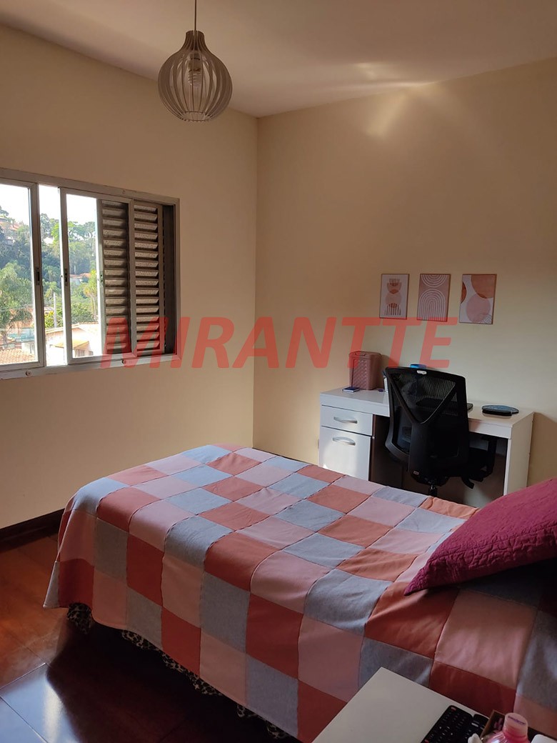 Sobrado de 325m² com 3 quartos em Horto Florestal