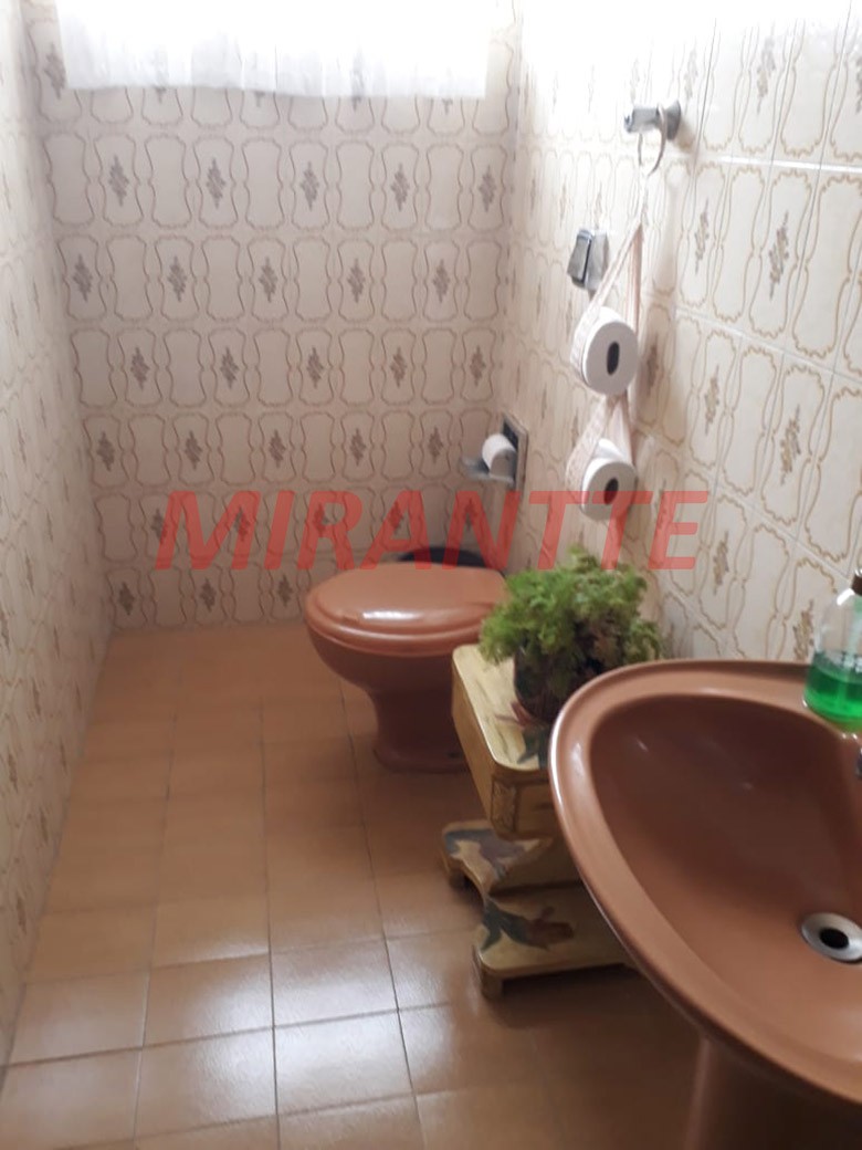 Sobrado de 325m² com 3 quartos em Horto Florestal