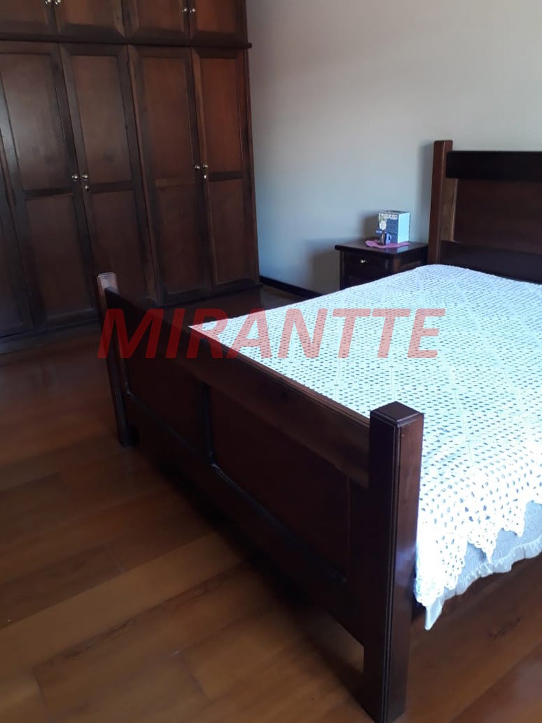 Sobrado de 325m² com 3 quartos em Horto Florestal