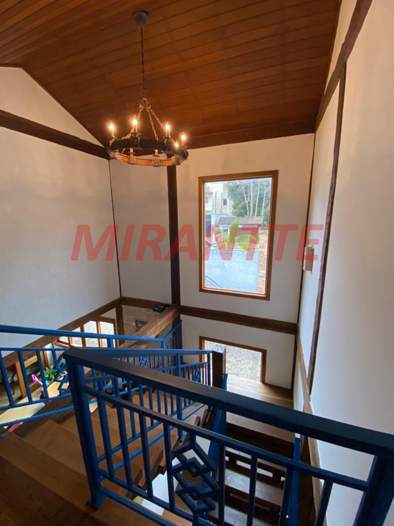 Sobrado de 478m² com 5 quartos em Serra Da Cantareira