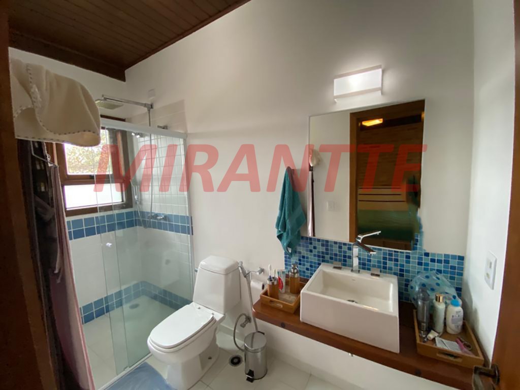 Sobrado de 478m² com 5 quartos em Serra Da Cantareira
