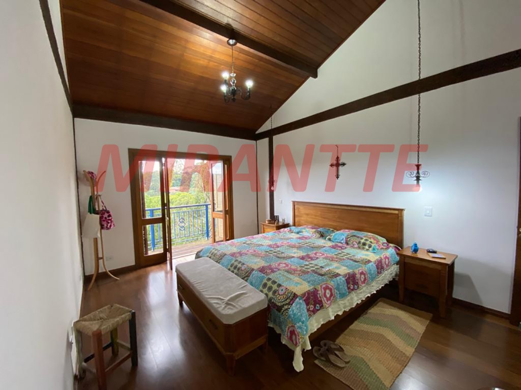Sobrado de 478m² com 5 quartos em Serra Da Cantareira