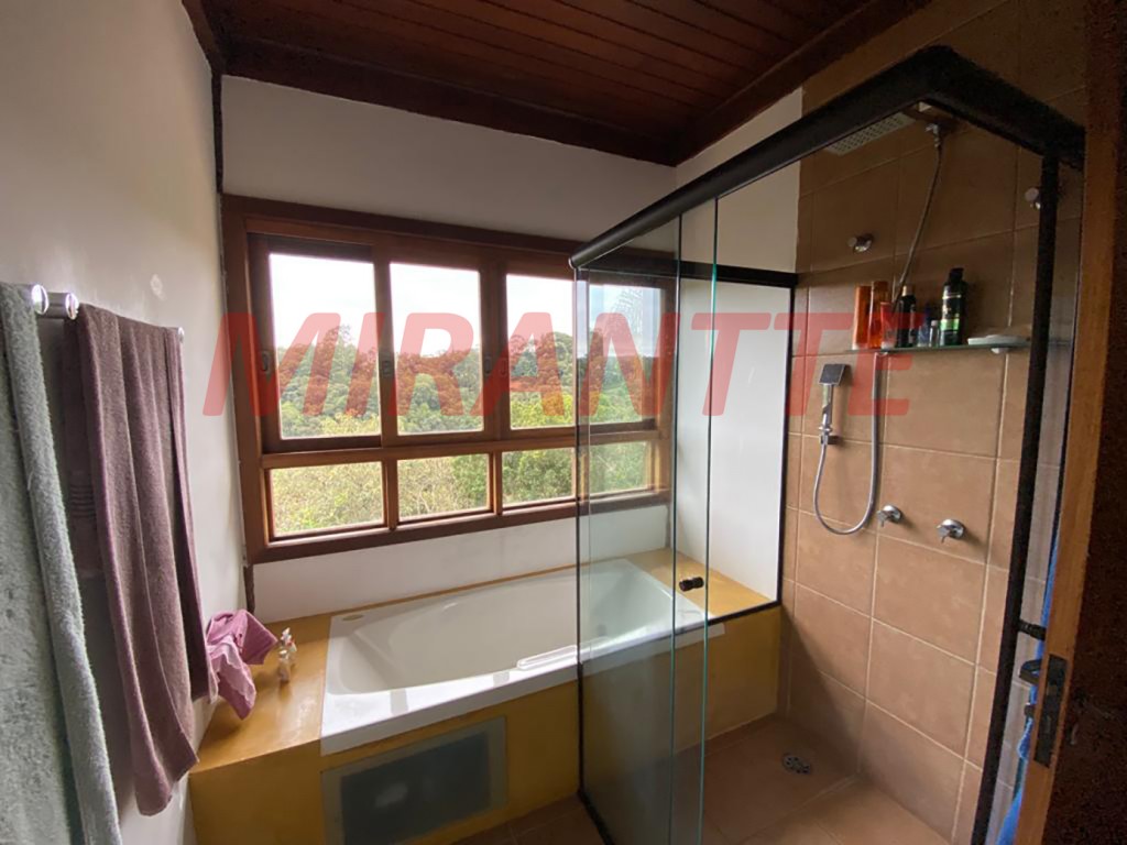 Sobrado de 478m² com 5 quartos em Serra Da Cantareira