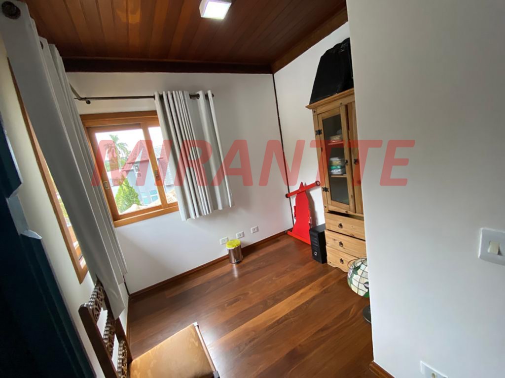 Sobrado de 478m² com 5 quartos em Serra Da Cantareira