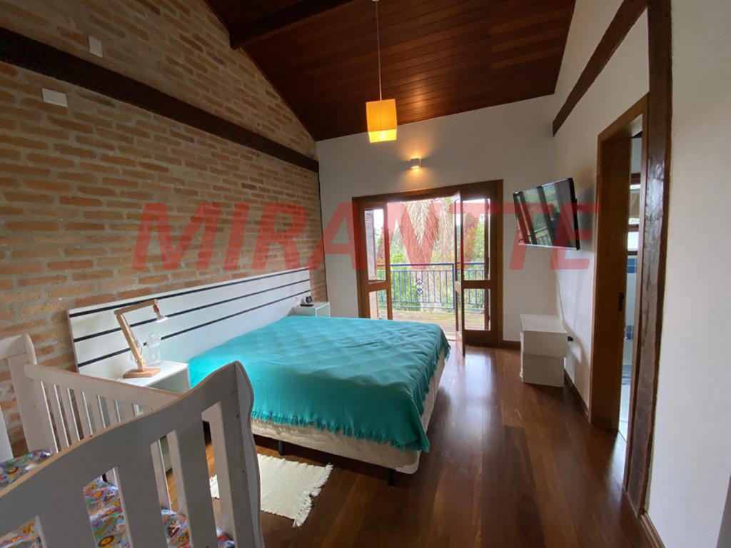 Sobrado de 478m² com 5 quartos em Serra Da Cantareira