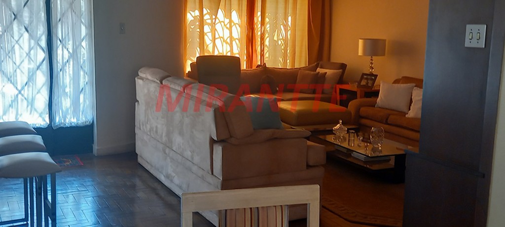 Sobrado de 250m² com 4 quartos em Jardim São Bento