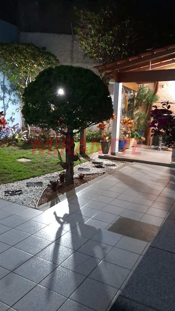 Sobrado de 230m² com 4 quartos em Tremembe