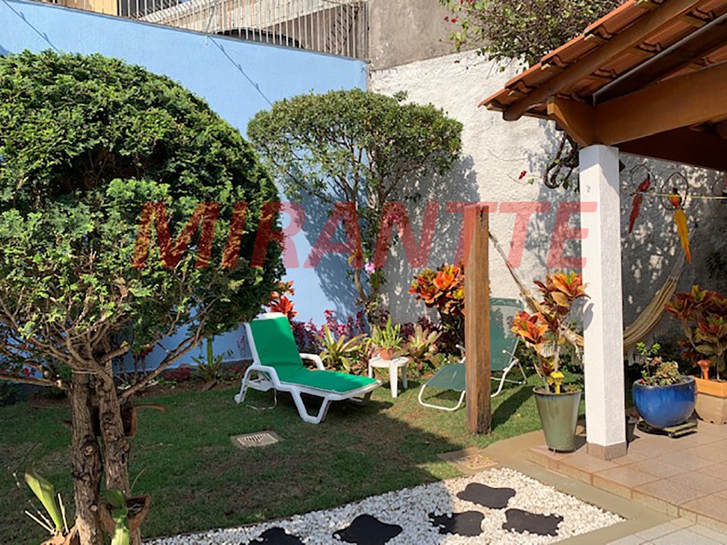 Sobrado de 230m² com 4 quartos em Tremembe