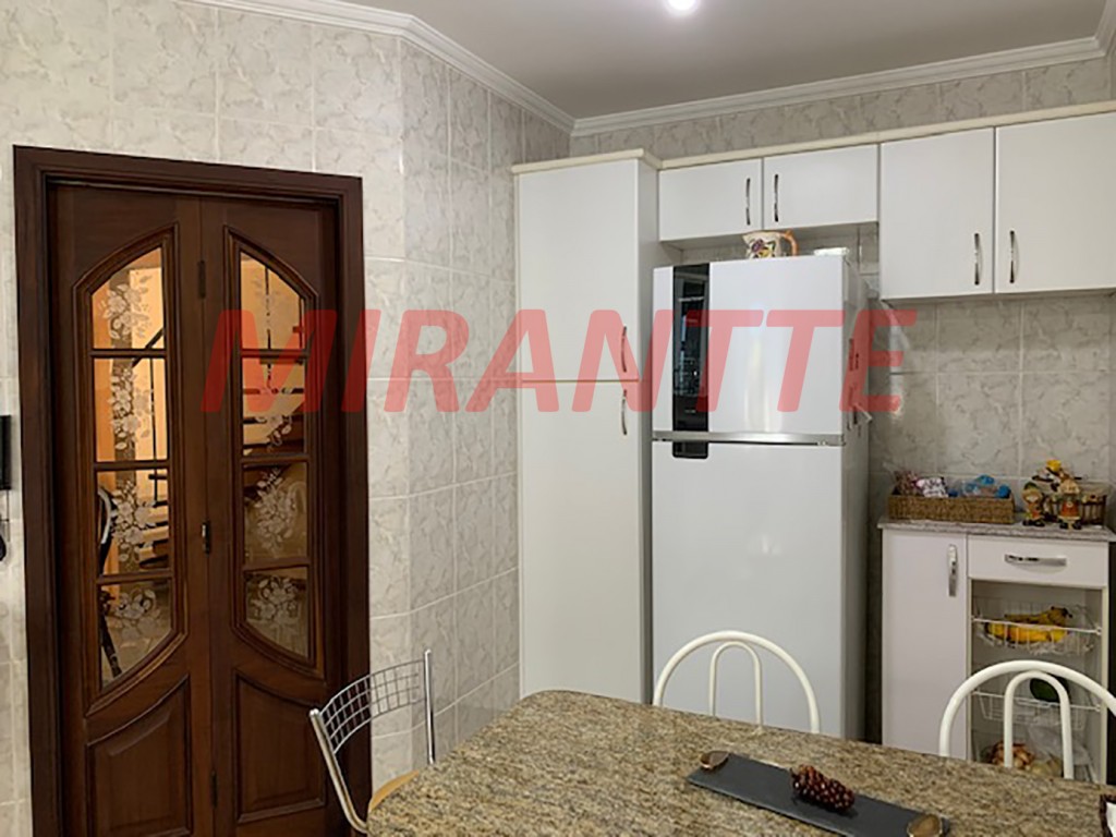 Sobrado de 230m² com 4 quartos em Tremembe