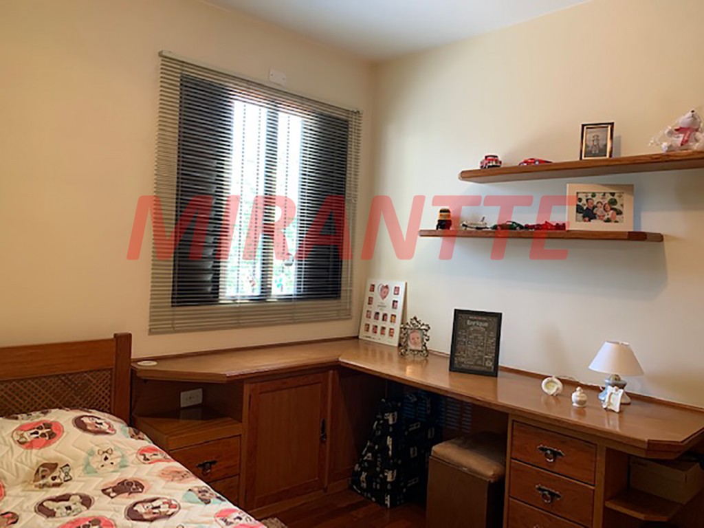 Sobrado de 230m² com 4 quartos em Tremembe